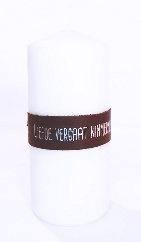 Liefde vergaat nimmermeer – leren band