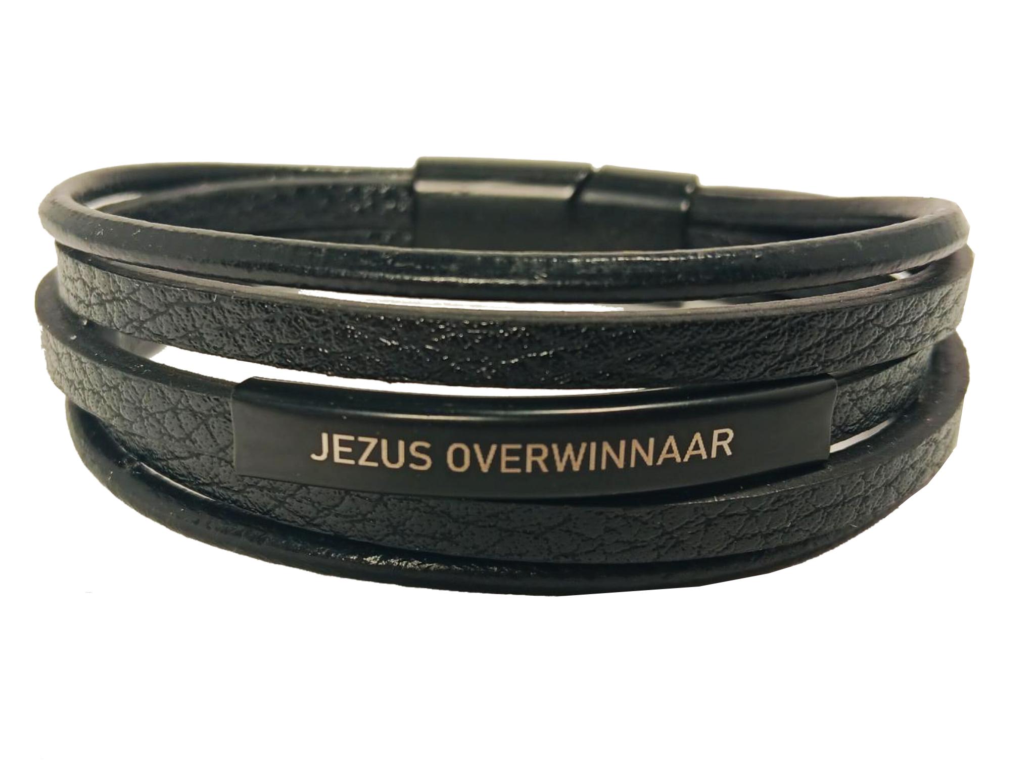Jezus overwinnaar. Zwarte armband leer