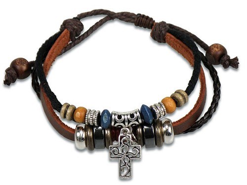 Armband leder met kruis zilver rood